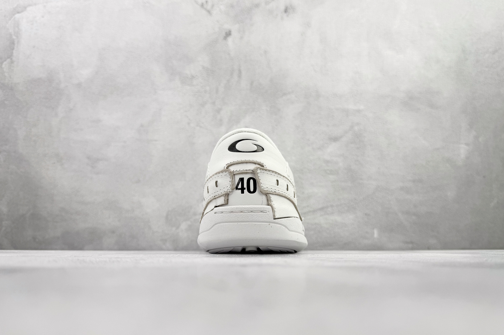 全新工厂开发 Balenciaga巴黎世家 25七夕系列 HAMPTONS WORN-OUT 白色 841763WCURS