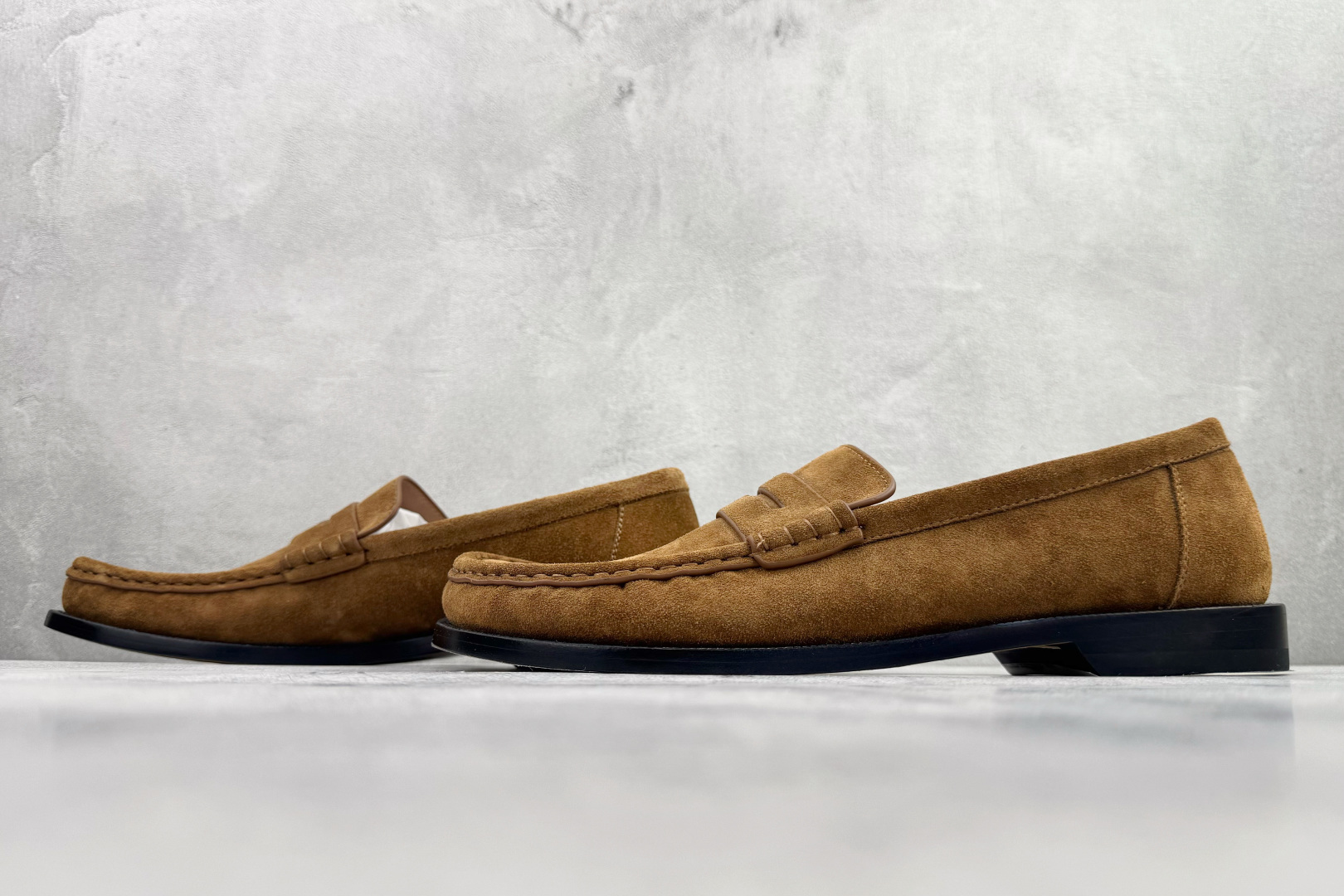 530 LOEWE罗意威 Campo 棕色 M816290X14-8377-Chinese UA Cheap High Quatity Brand Clothes Bags handbags Sneakers wholesale wholesaler seller from China Factory suppliers Fashion Clothing Shoes best Quality Beautiful Price 530 LOEWE罗意威 Campo 棕色 M816290X14-8377