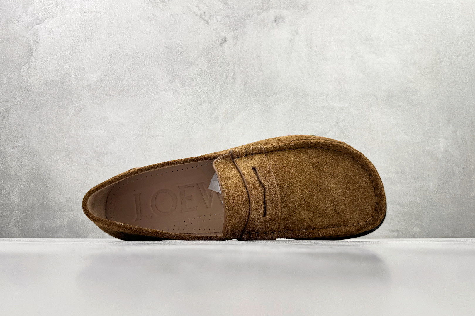 530 LOEWE罗意威 Campo 棕色 M816290X14-8377-Chinese UA Cheap High Quatity Brand Clothes Bags handbags Sneakers wholesale wholesaler seller from China Factory suppliers Fashion Clothing Shoes best Quality Beautiful Price 530 LOEWE罗意威 Campo 棕色 M816290X14-8377