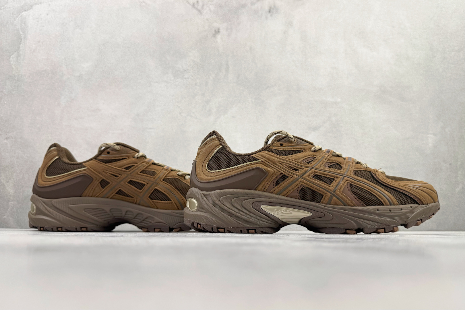 180 ASICS Gel-Kahana TR Nexus 棕色 1203B123-200