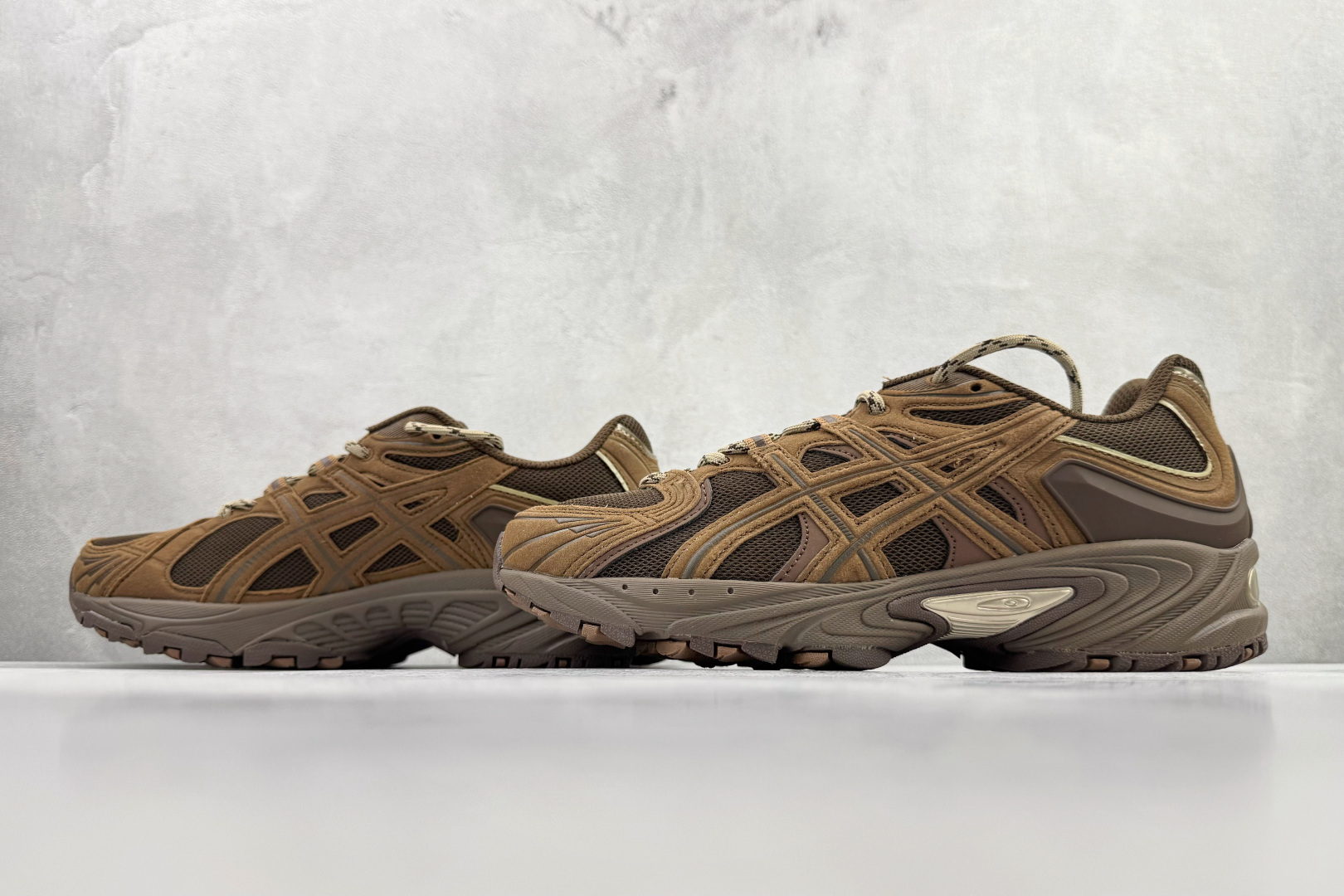 180 ASICS Gel-Kahana TR Nexus 棕色 1203B123-200