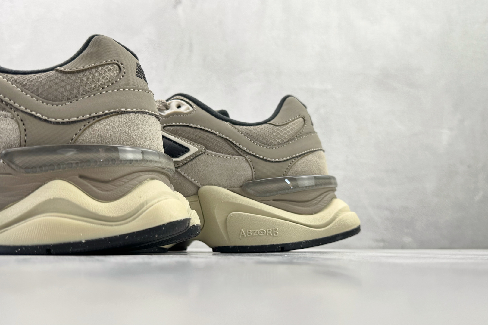 240 大厂出品 New Balance NB 9060 棕色 U9060ORD-Chinese UA Cheap High Quatity Brand Clothes Bags handbags Sneakers wholesale wholesaler seller from China Factory suppliers Fashion Clothing Shoes best Quality Beautiful Price 240 大厂出品 New Balance NB 9060 棕色 U9060ORD