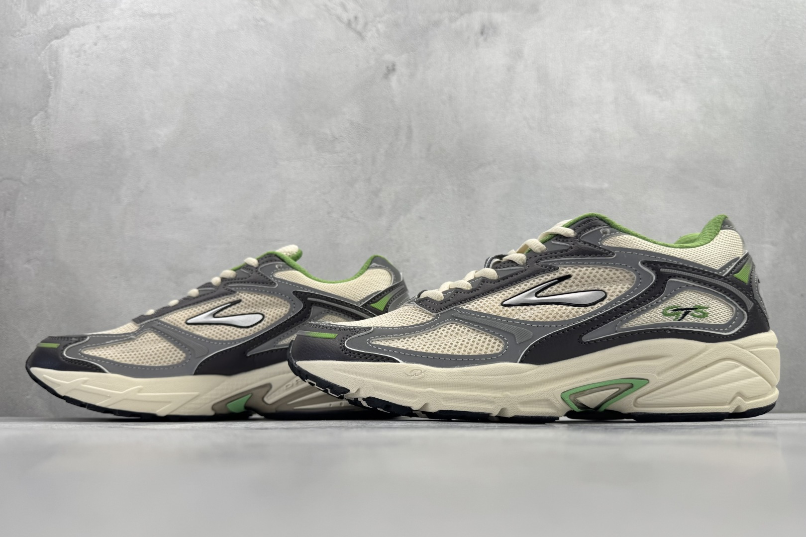 东南亚订单 staple x Brooks布鲁克斯 Adrenaline GTS 4 白绿 1104851D393