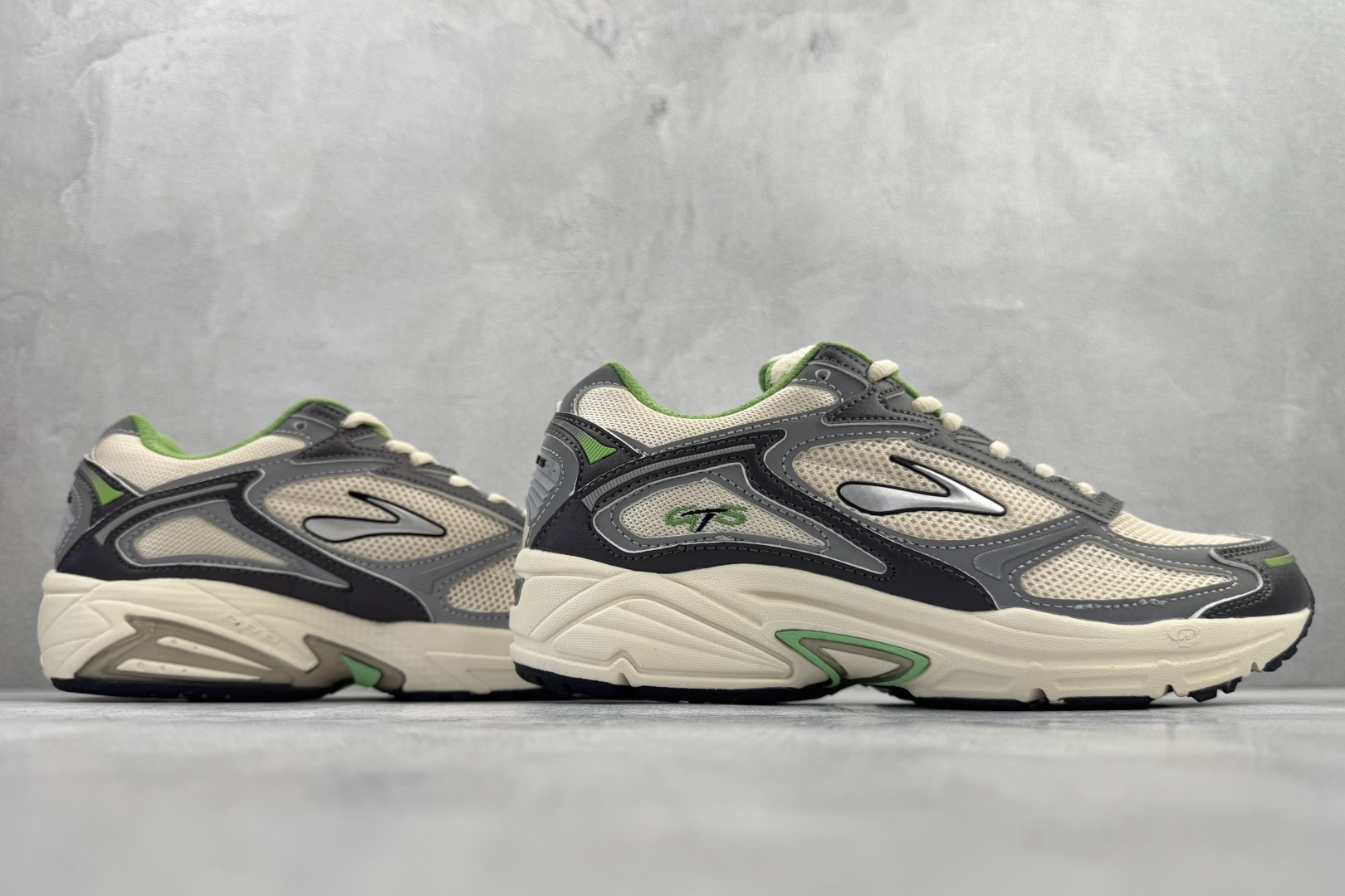 东南亚订单 staple x Brooks布鲁克斯 Adrenaline GTS 4 白绿 1104851D393