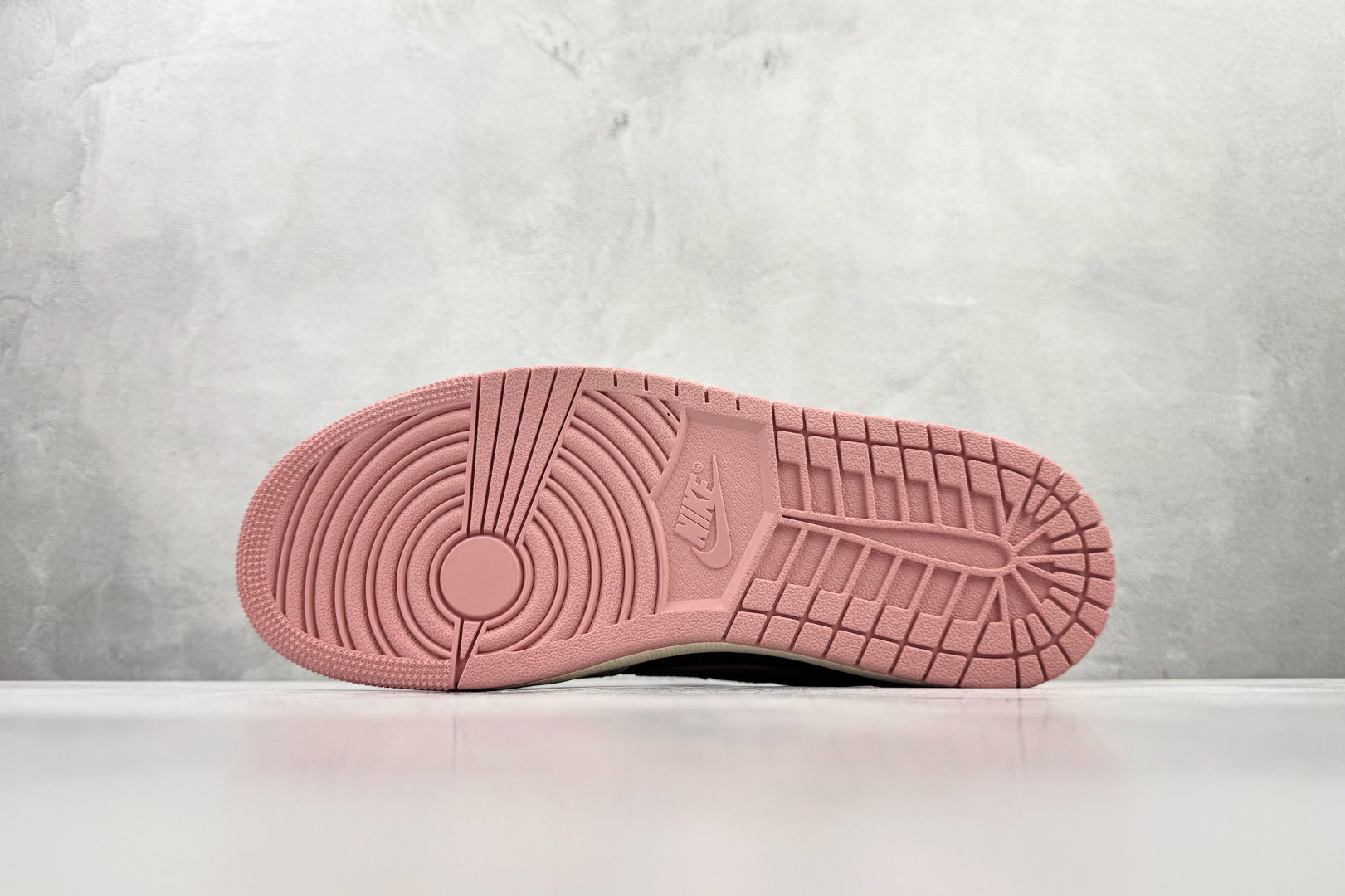 380 东南亚订单 Travis Scott x Jordan Air Jordan 1 白棕粉 DZ4137-206