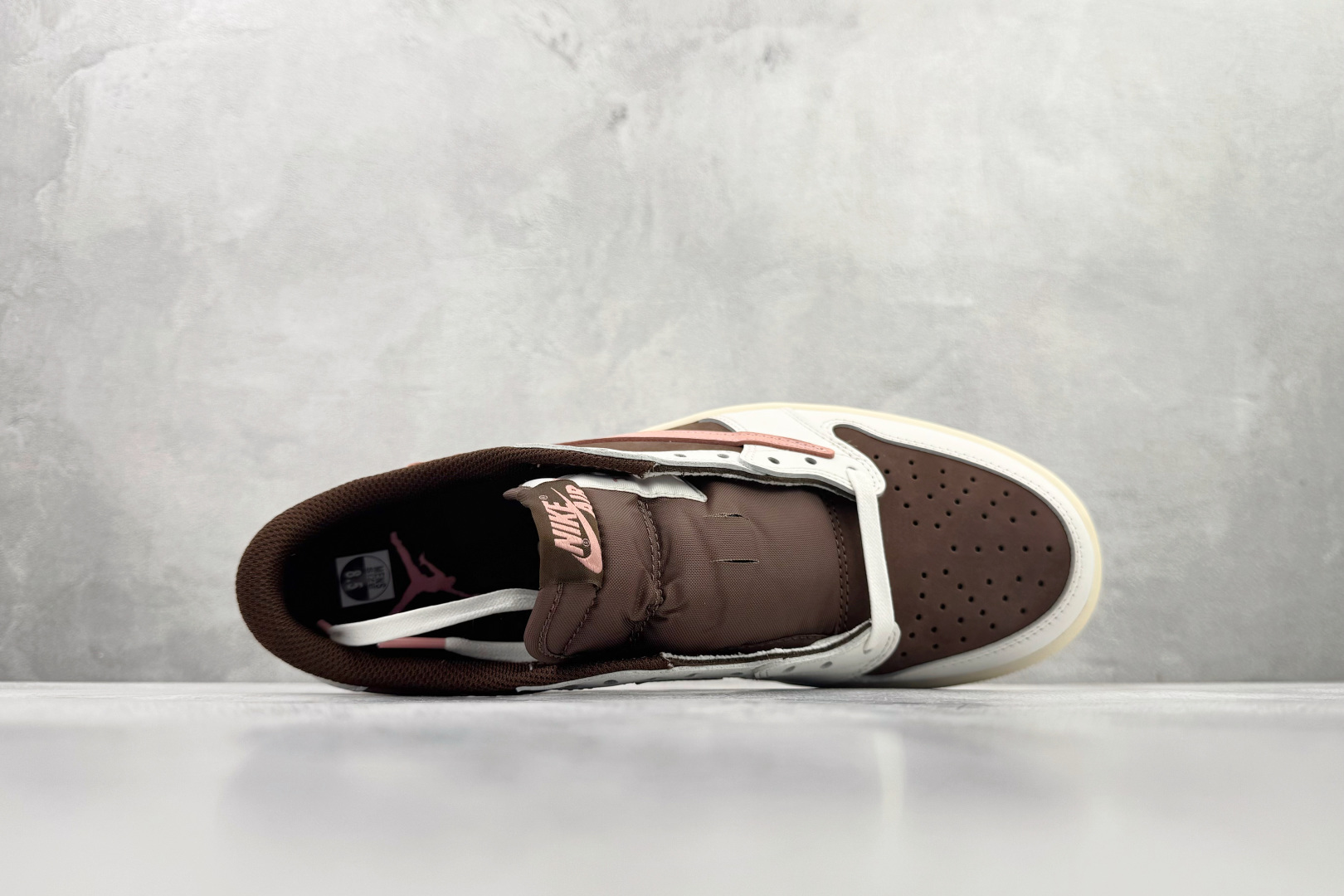 380 东南亚订单 Travis Scott x Jordan Air Jordan 1 白棕粉 DZ4137-206