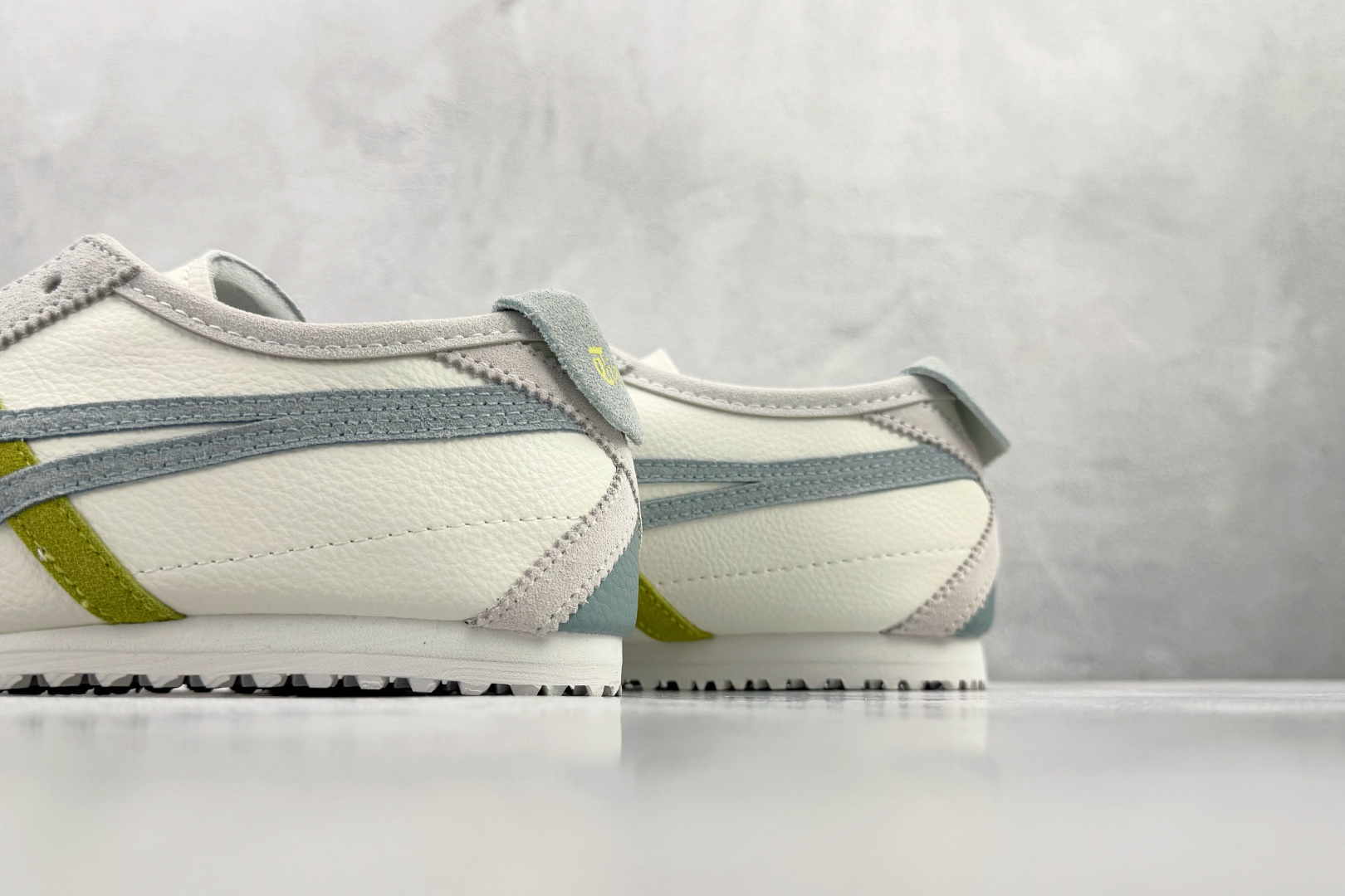 渠道特供 Onitsuka Tiger鬼塚虎 MEXICO 66 VIN 米白海洋雾 1183C391-100-Top High Quatity Cheap Sneakers Fashion Clothing Clothes Bags handbags Shoes of all Brand wholesale With The best Quality And Beautiful Price from China Factory Chinese suppliers wholesaler seller 渠道特供 Onitsuka Tiger鬼塚虎 MEXICO 66 VIN 米白海洋雾 1183C391-100