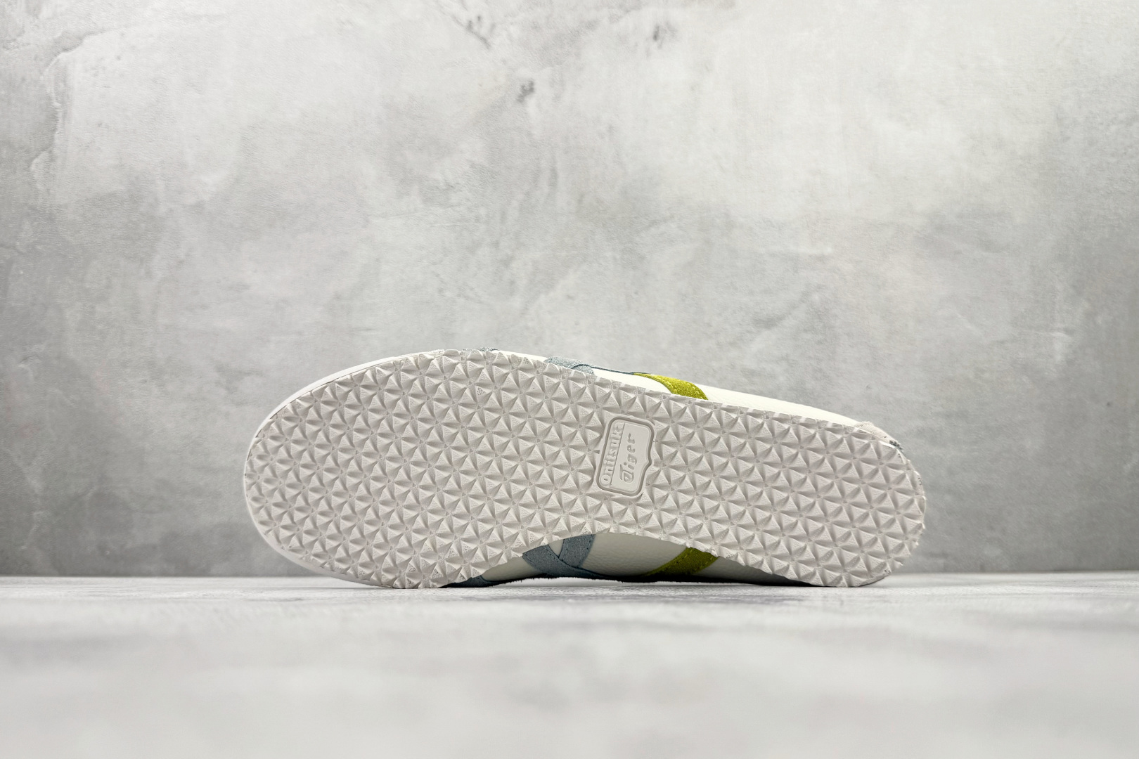 渠道特供 Onitsuka Tiger鬼塚虎 MEXICO 66 VIN 米白海洋雾 1183C391-100-Top High Quatity Cheap Sneakers Fashion Clothing Clothes Bags handbags Shoes of all Brand wholesale With The best Quality And Beautiful Price from China Factory Chinese suppliers wholesaler seller 渠道特供 Onitsuka Tiger鬼塚虎 MEXICO 66 VIN 米白海洋雾 1183C391-100