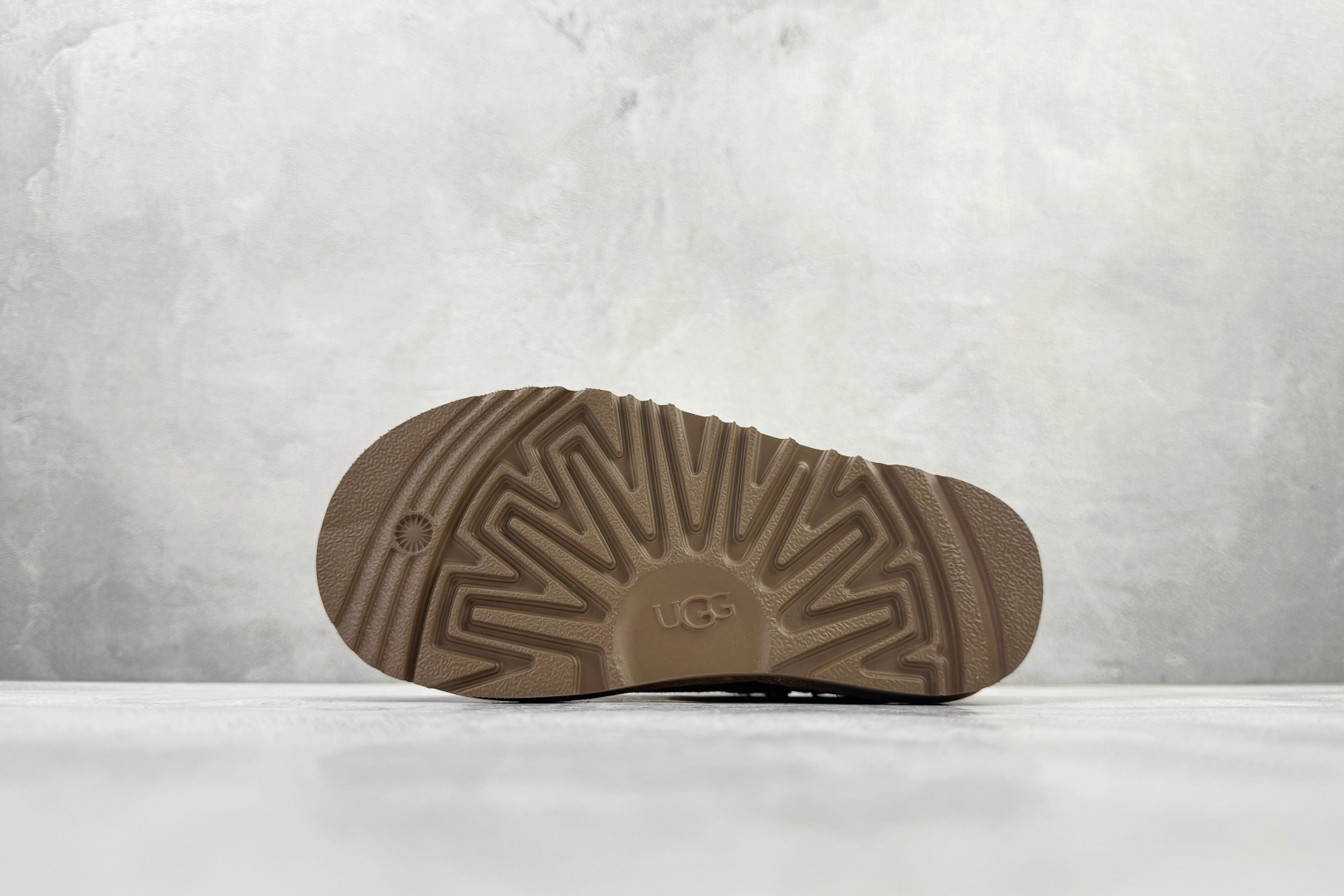 200 UGG CLASSIC ULTRA MINI 童鞋 栗色 1130750