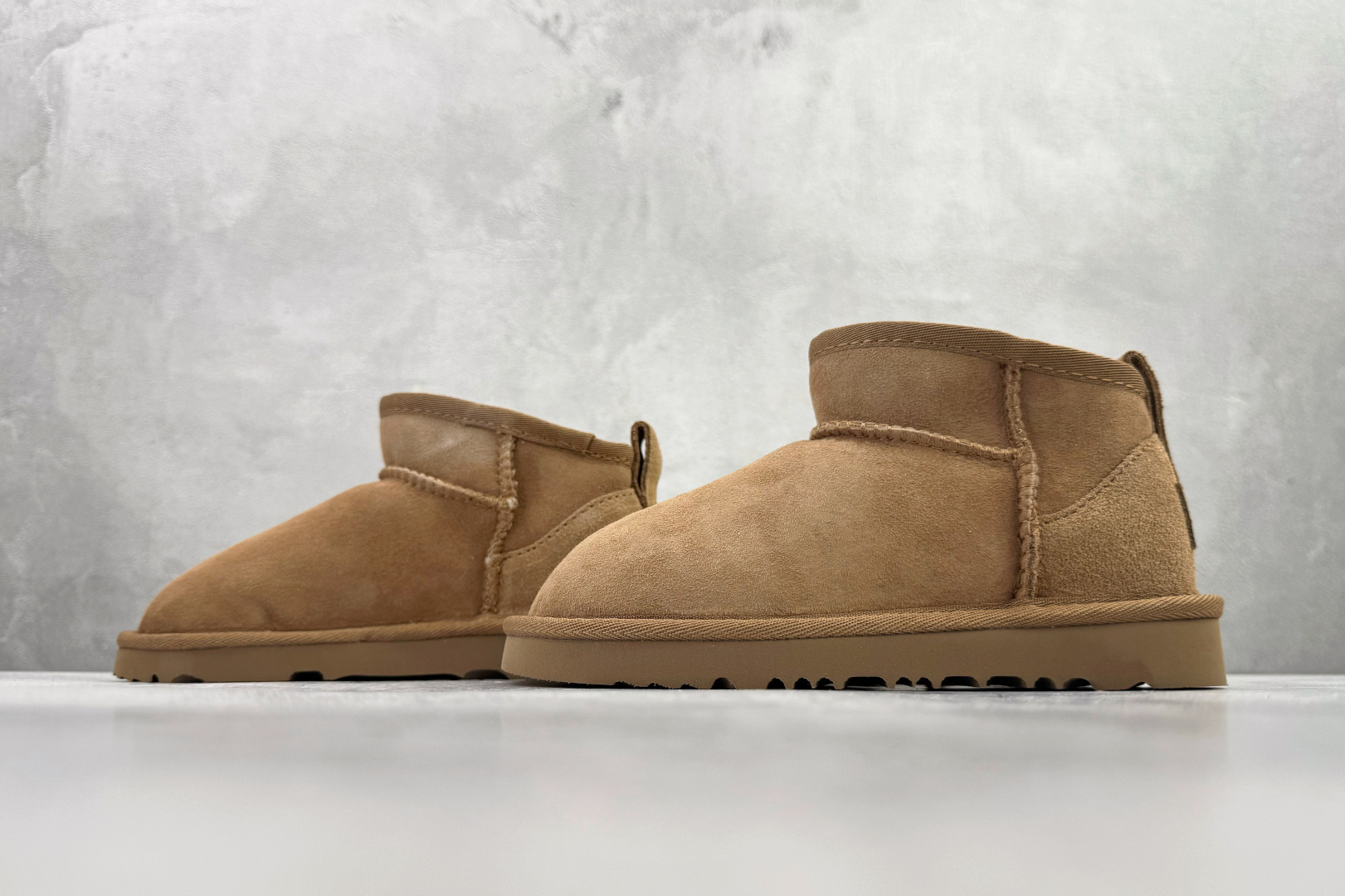 200 UGG CLASSIC ULTRA MINI 童鞋 栗色 1130750