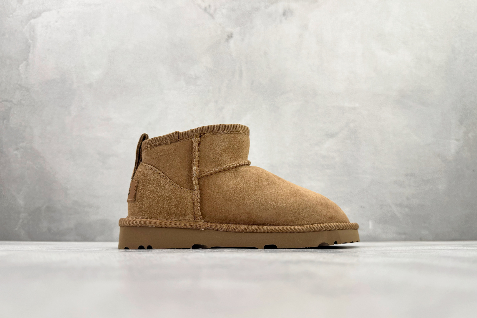 200 UGG CLASSIC ULTRA MINI 童鞋 栗色 1130750