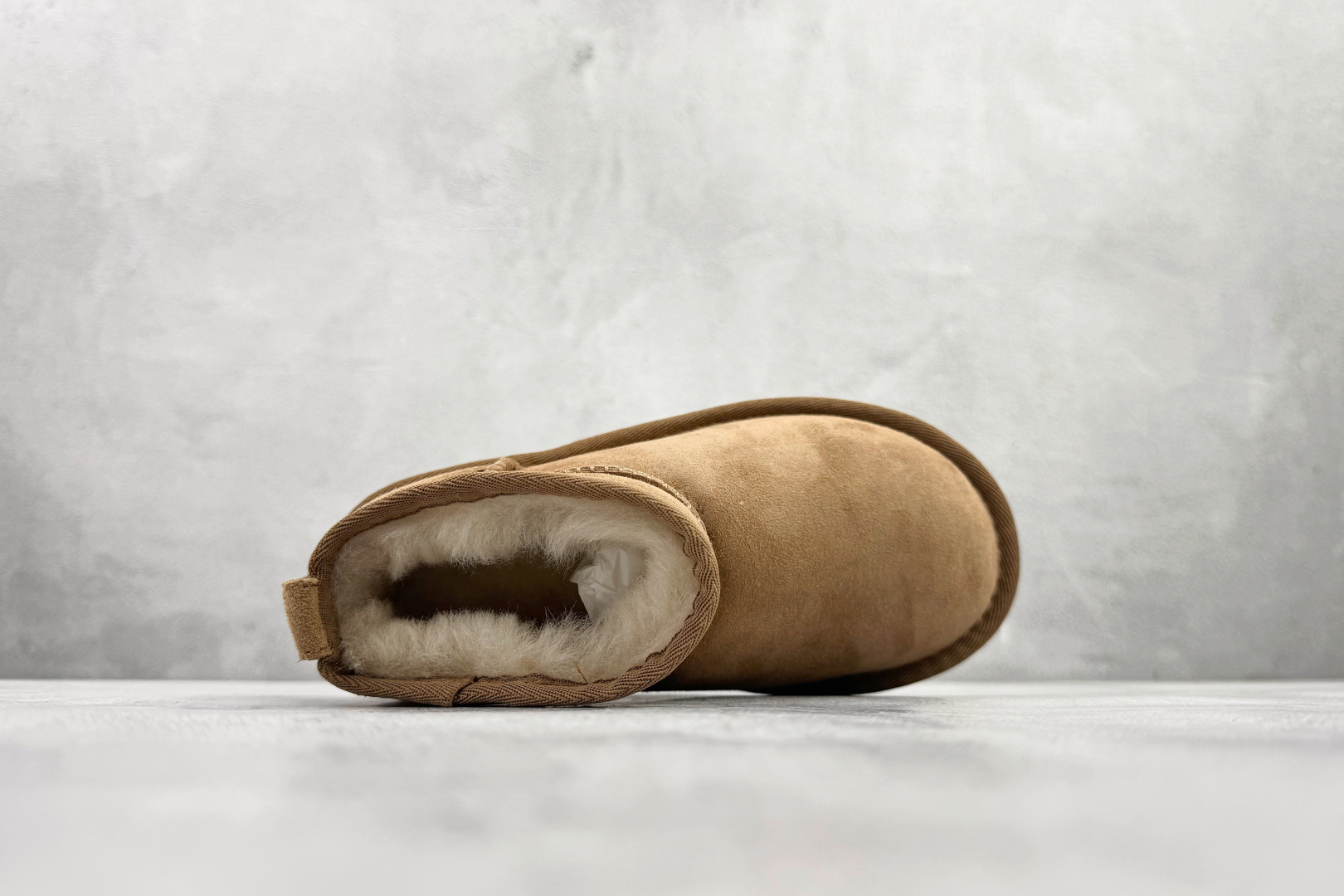 200 UGG CLASSIC ULTRA MINI 童鞋 栗色 1130750