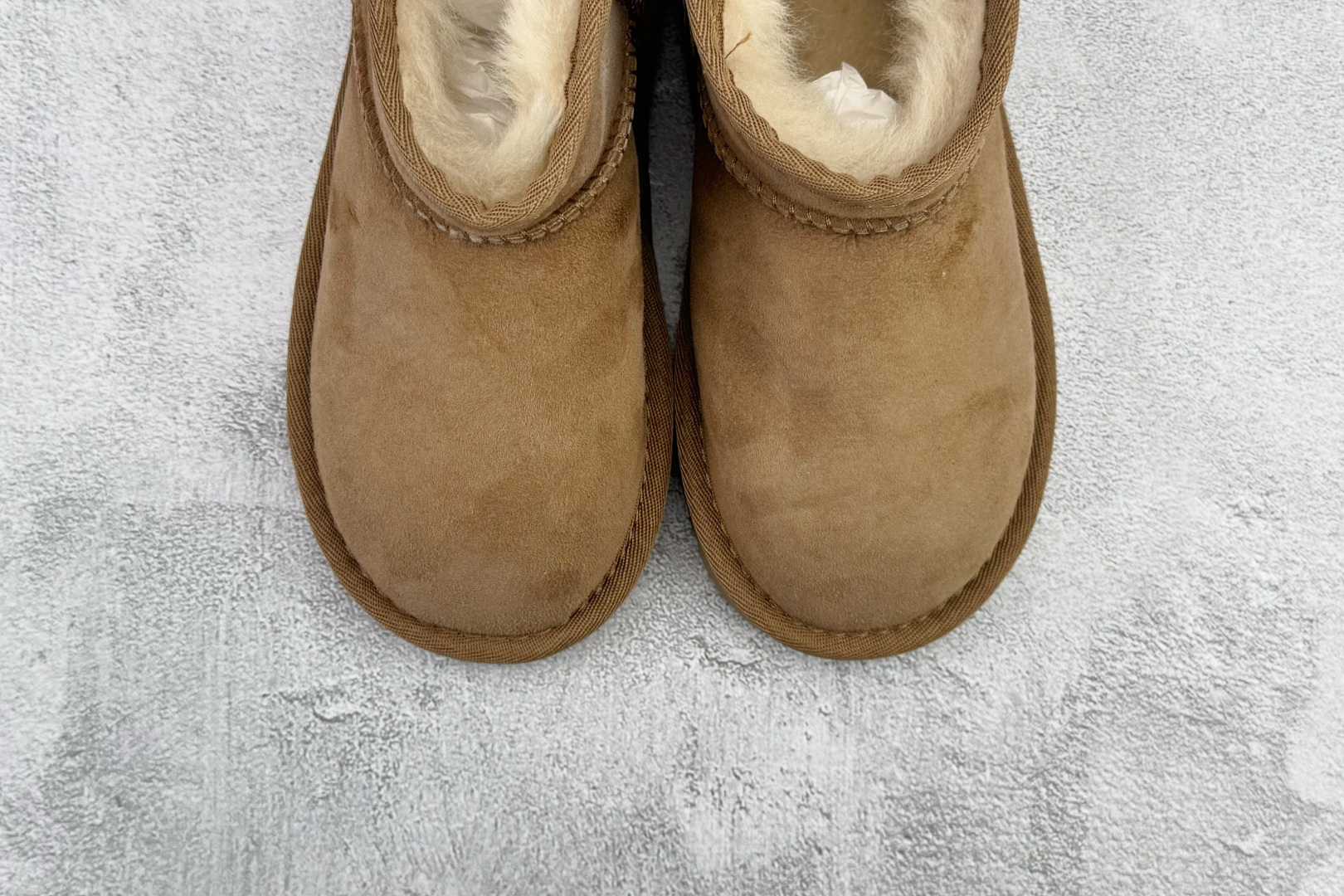 200 UGG CLASSIC ULTRA MINI 童鞋 栗色 1130750
