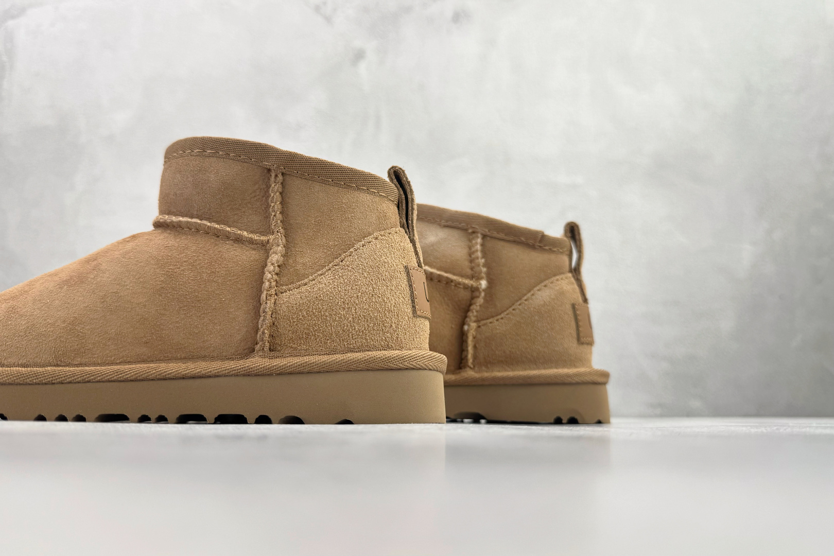 200 UGG CLASSIC ULTRA MINI 童鞋 栗色 1130750