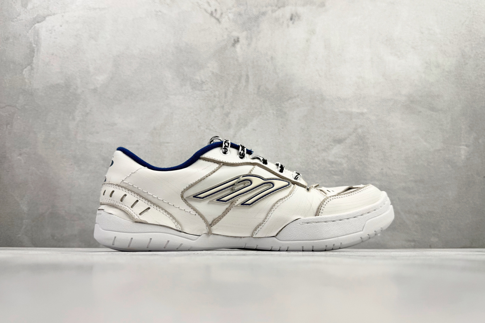 390 全新工厂开发 Balenciaga巴黎世家 Hamptons Worn-Out 白蓝 841765WCURB9141