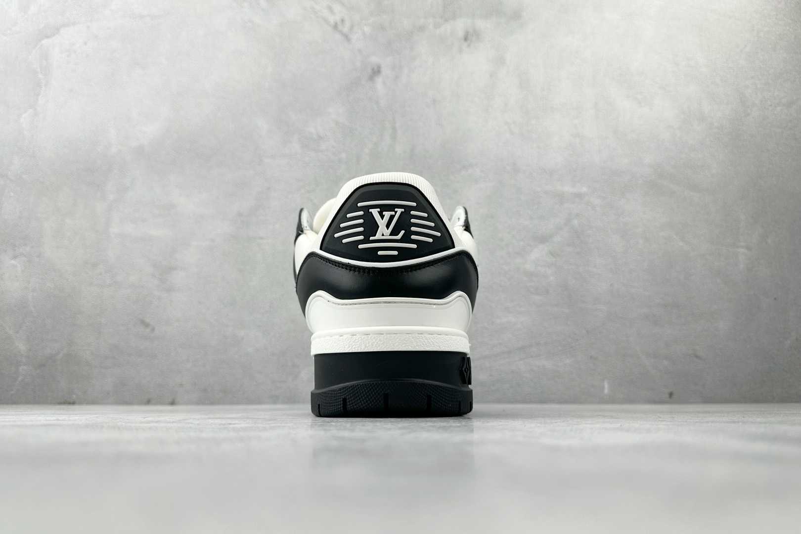 480 LOUIS VUITTTrainer Maxi 小胖丁 白黑 1ABZQ9