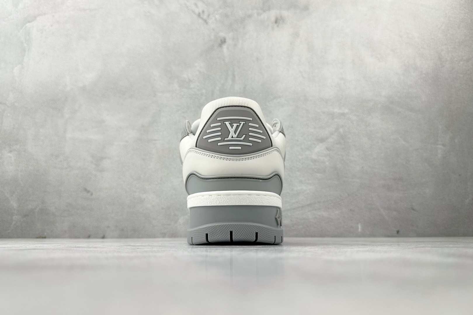 480 LOUIS VUITTTrainer Maxi 小胖丁 白灰 1ACPPZ