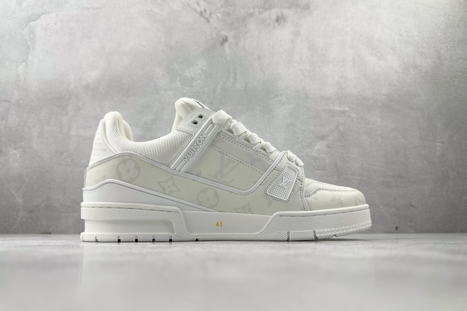 430 LOUIS VUITTTrainer 白色 1AHDMW