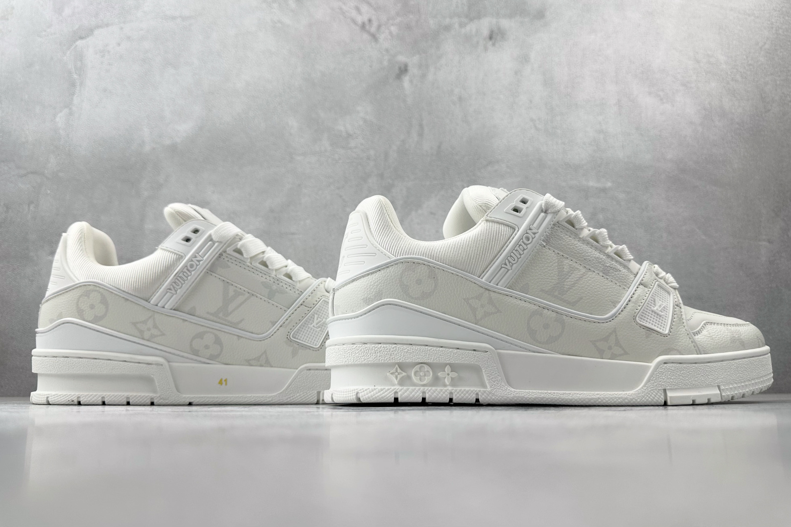 430 LOUIS VUITTTrainer 白色 1AHDMW