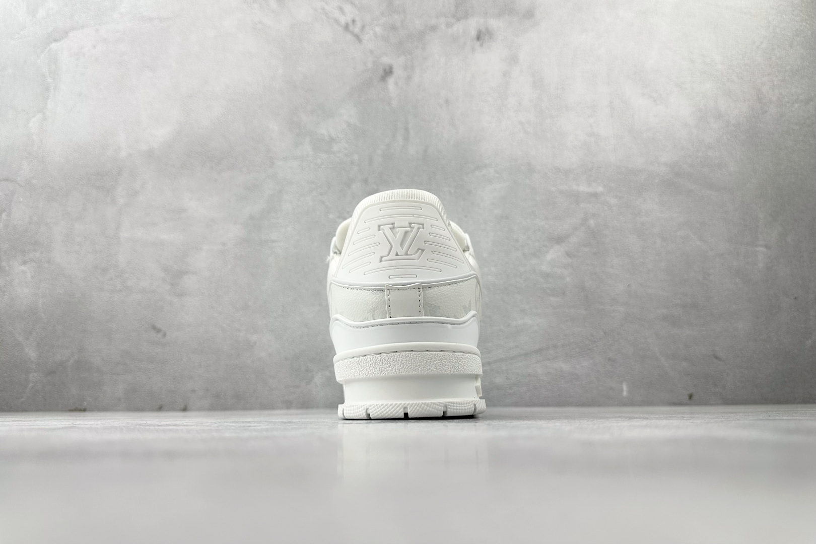 430 LOUIS VUITTTrainer 白色 1AHDMW