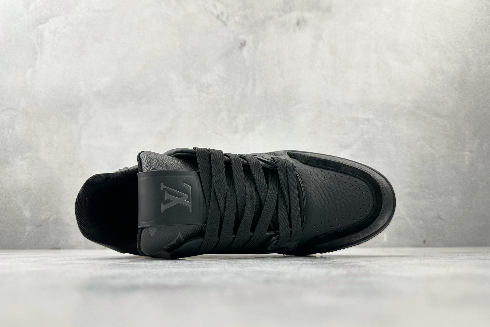 430 LOUIS VUITTTrainer Monogram 黑色 1ADH49