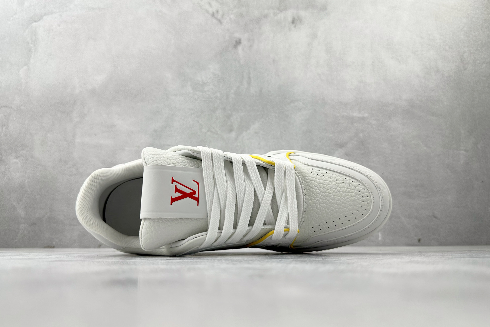 430 LOUIS VUITTTrainer 白蓝黄 上海邮轮限定 1AHPJS