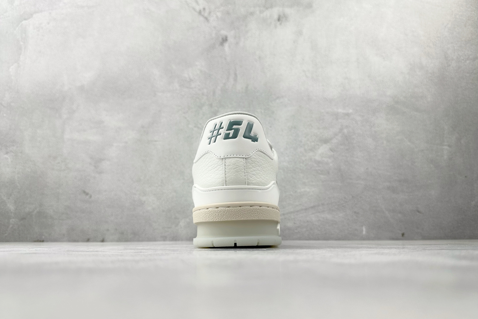 430 LOUIS VUITTTrainer 白色 1A9UP5