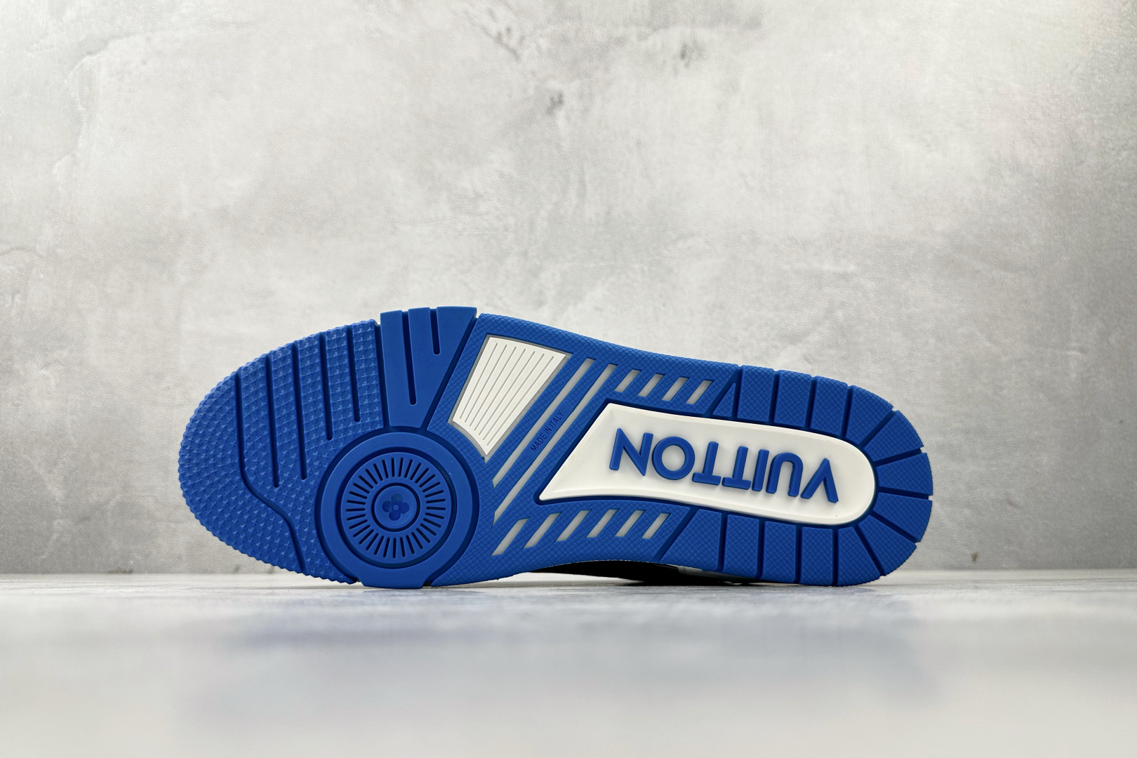 430 LOUIS VUITTTrainer 蓝黑色 全新压花 1ADDYZ