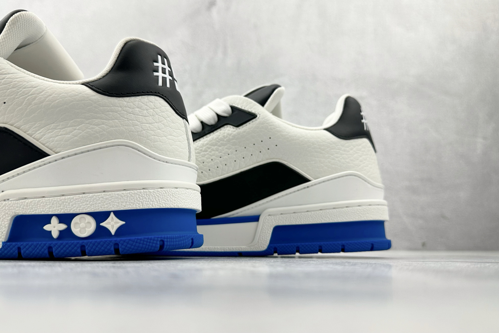 430 LOUIS VUITTTrainer 蓝黑色 全新压花 1ADDYZ