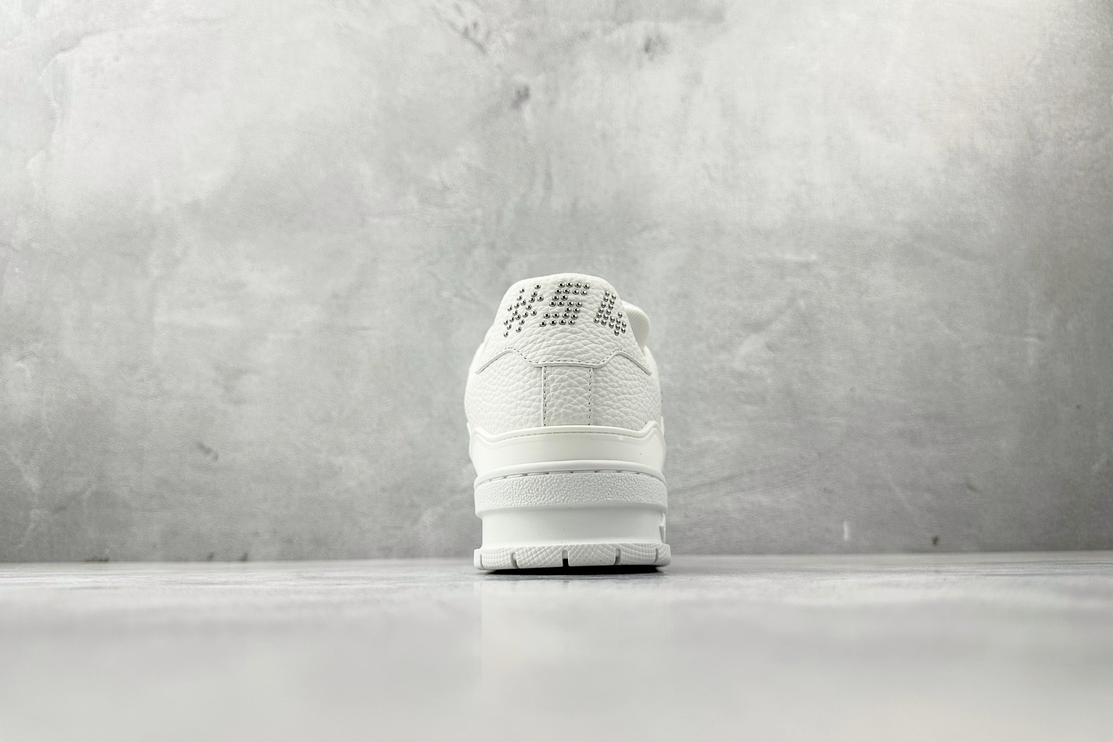 430 LOUIS VUITTTrainer 白色 全新压花 1ADDBW