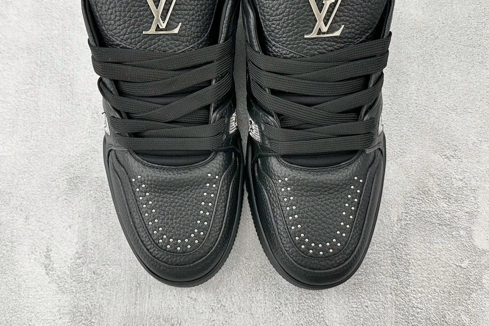 430 LOUIS VUITTTrainer 黑色 全新压花 1ADDCF