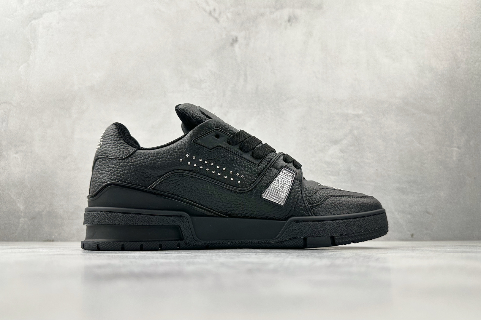 430 LOUIS VUITTTrainer 黑色 全新压花 1ADDCF