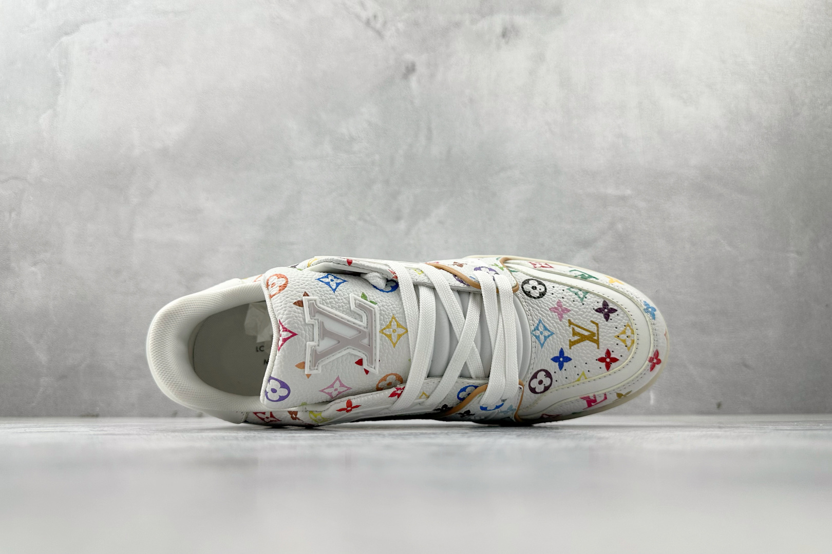 430 LOUIS VUITTx 村上隆/Takashi Murakami Trainer 白色 1AHEKG