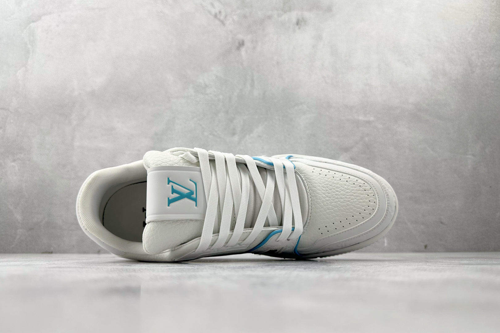 430 LOUIS VUITTTrainer 白蓝紫 上海邮轮限定 1APHLB