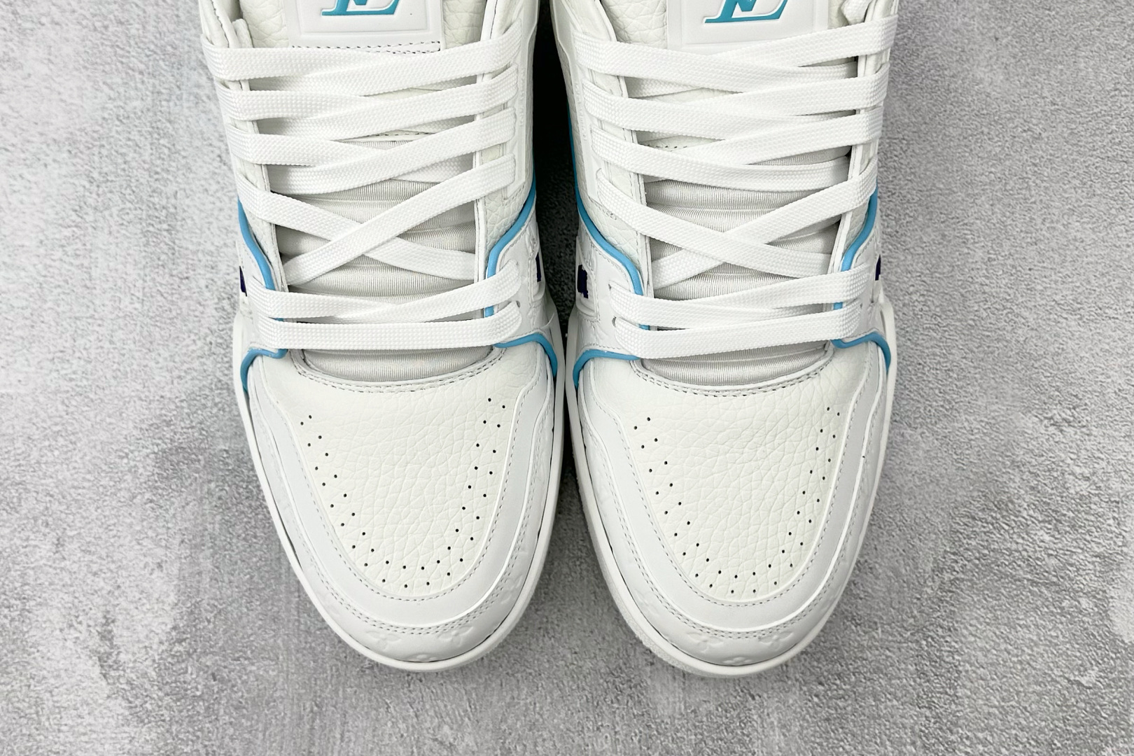 430 LOUIS VUITTTrainer 白蓝紫 上海邮轮限定 1APHLB