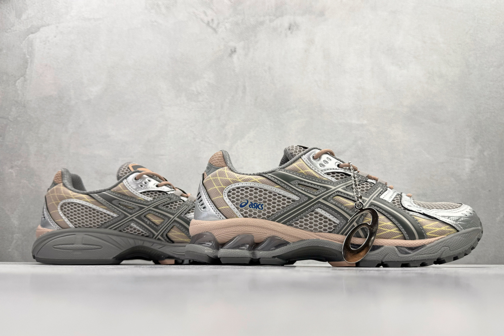 220 ASICS GEL-Nimbus 10.1 银棕 1203A543-250