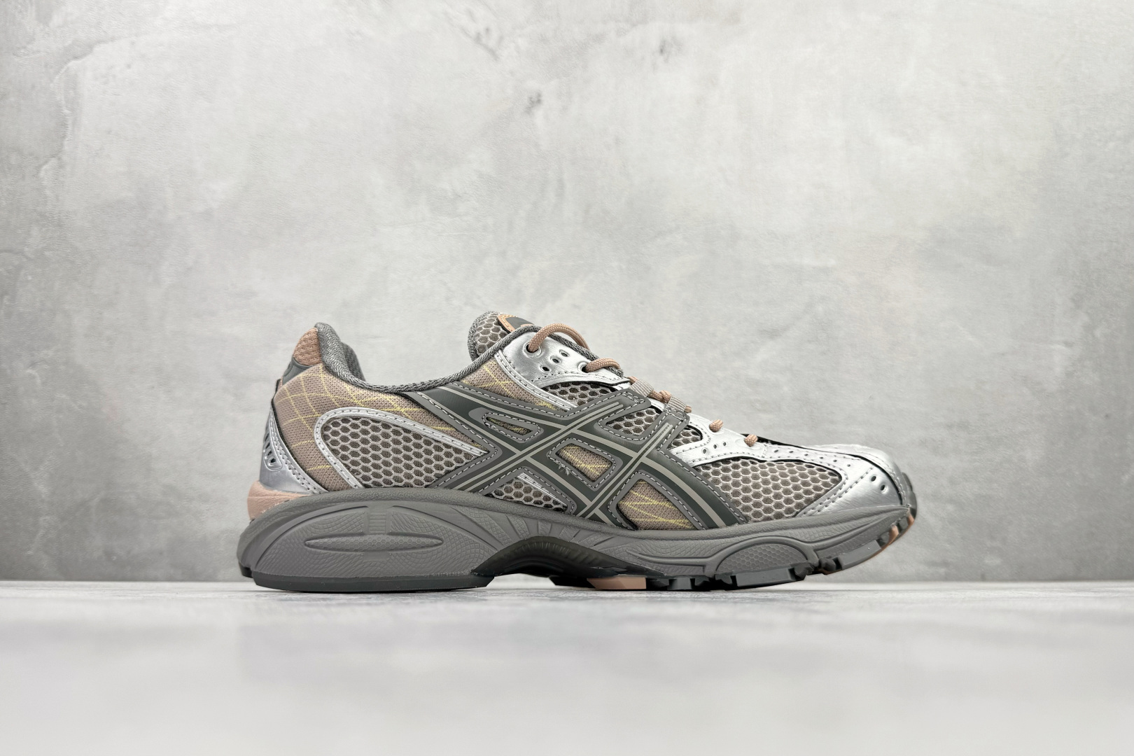 220 ASICS GEL-Nimbus 10.1 银棕 1203A543-250