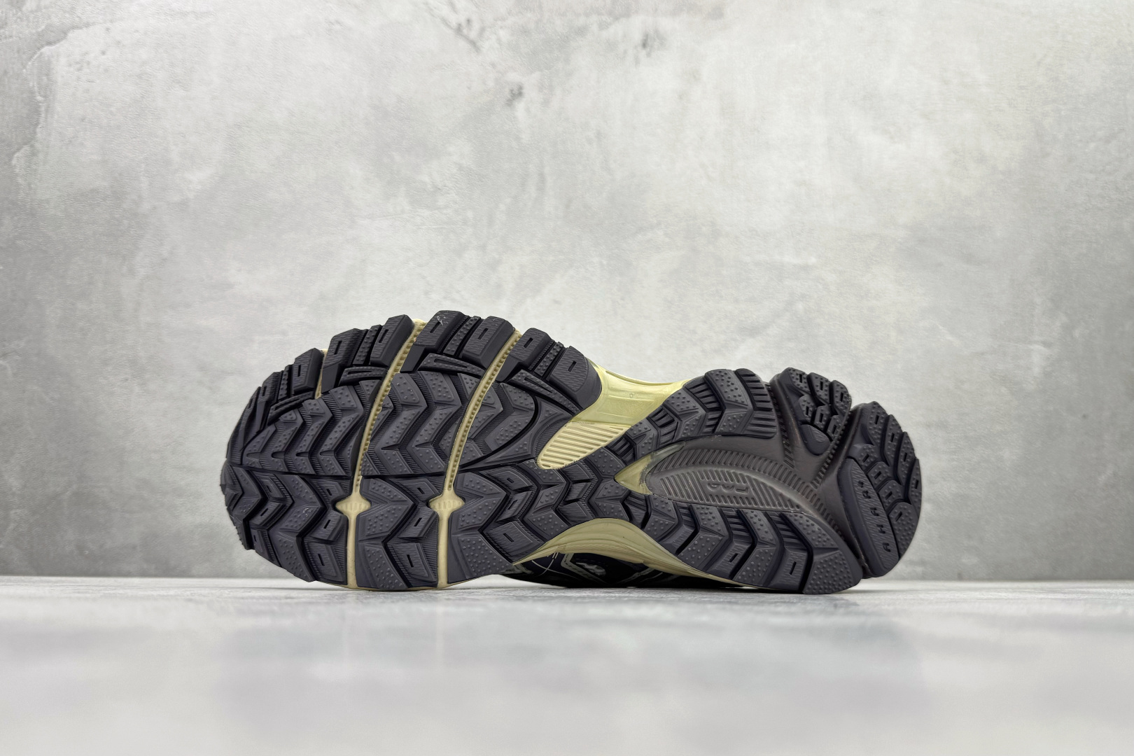 190 ASICS Gel-Kahana 8 FL 灰白 1012B634-101