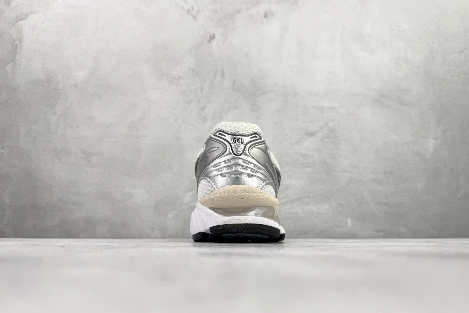 200 ASICS Gel-Kayano 14 银白 1203A537-110