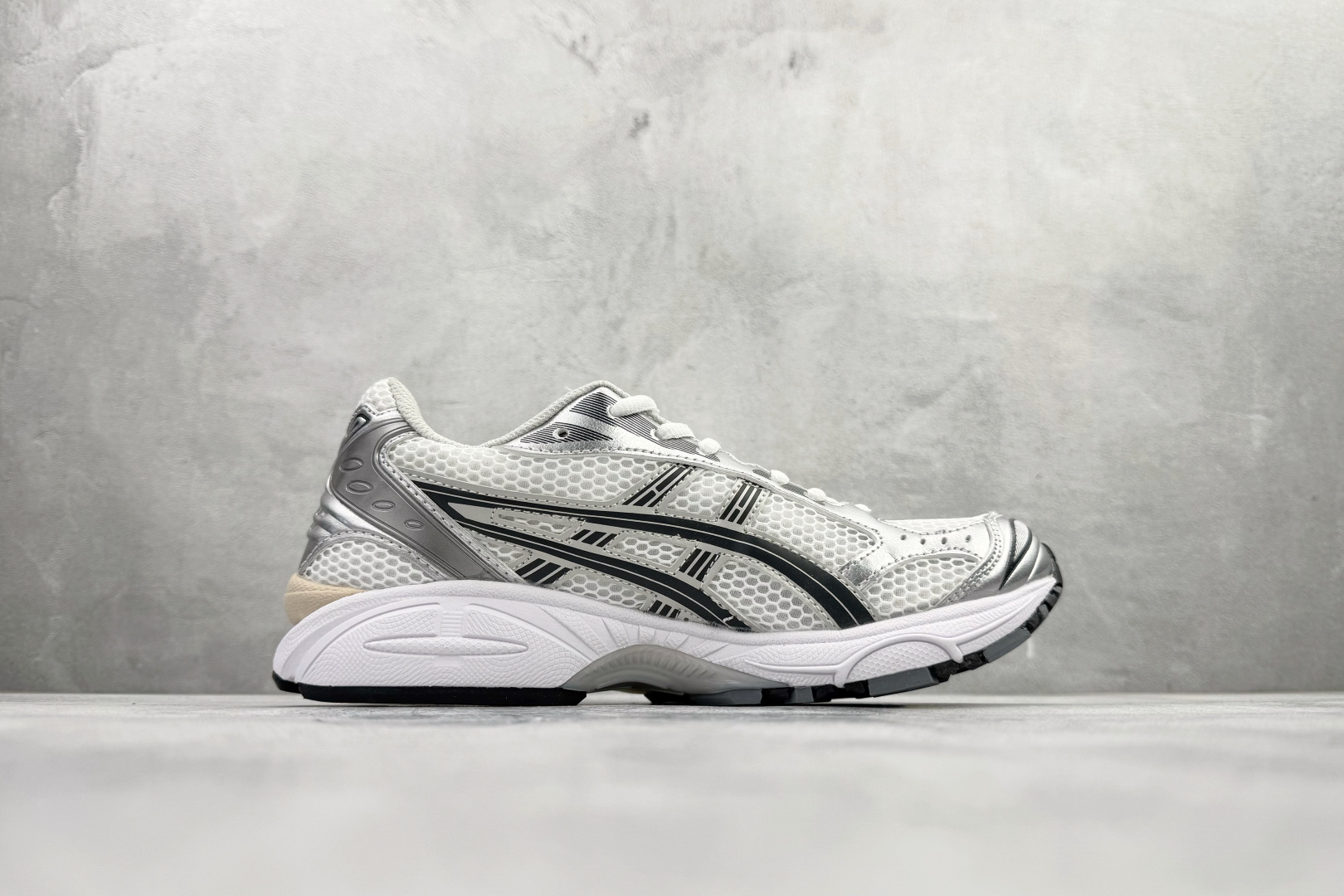 200 ASICS Gel-Kayano 14 银白 1203A537-110