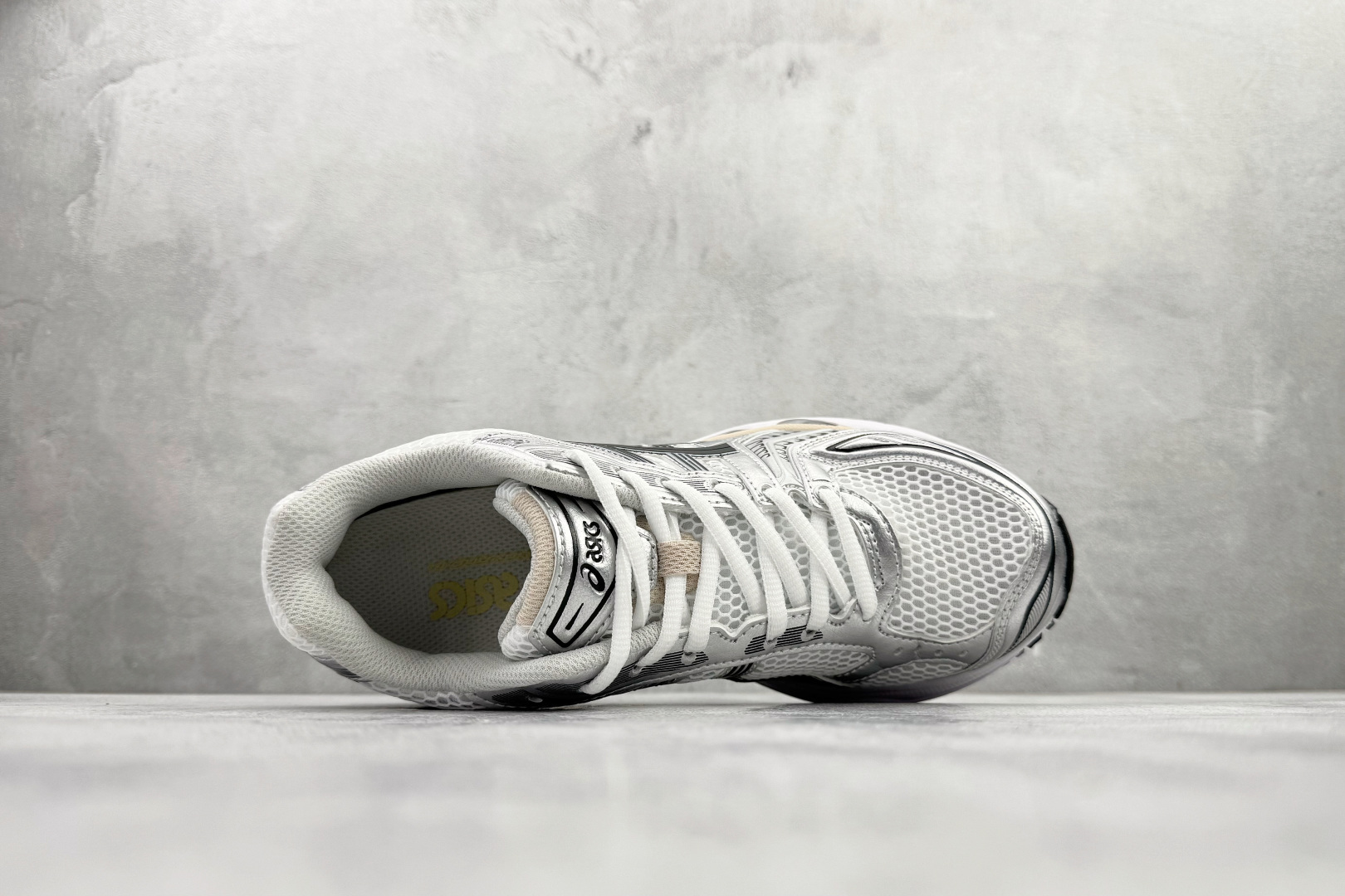 200 ASICS Gel-Kayano 14 银白 1203A537-110