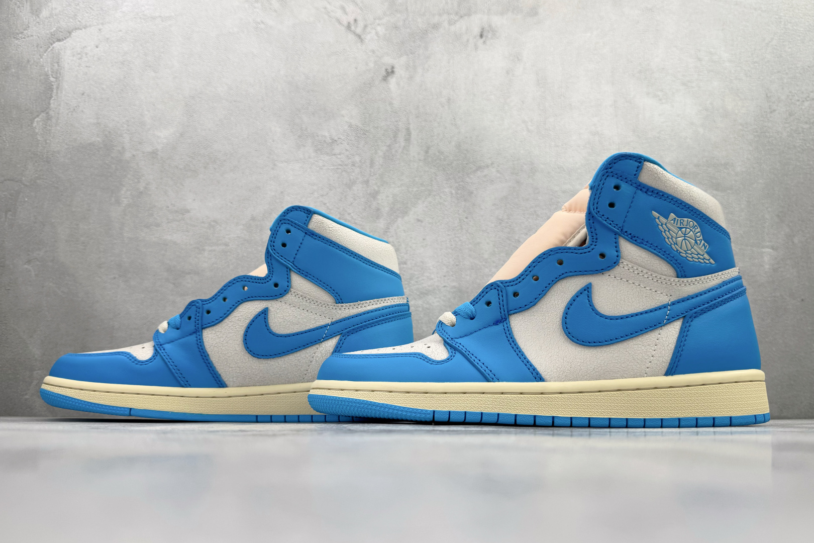 260 Jordan Air Jordan 1 High 白蓝 DZ5485-402