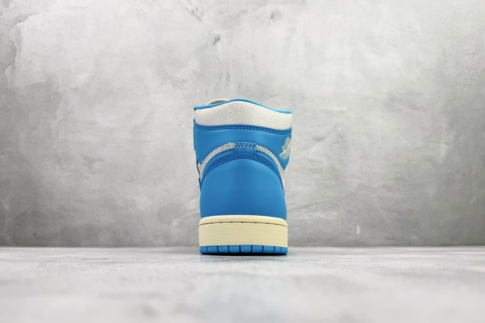 260 Jordan Air Jordan 1 High 白蓝 DZ5485-402