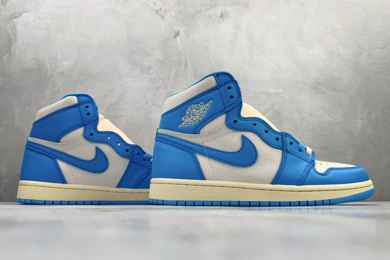 260 Jordan Air Jordan 1 High 白蓝 DZ5485-402