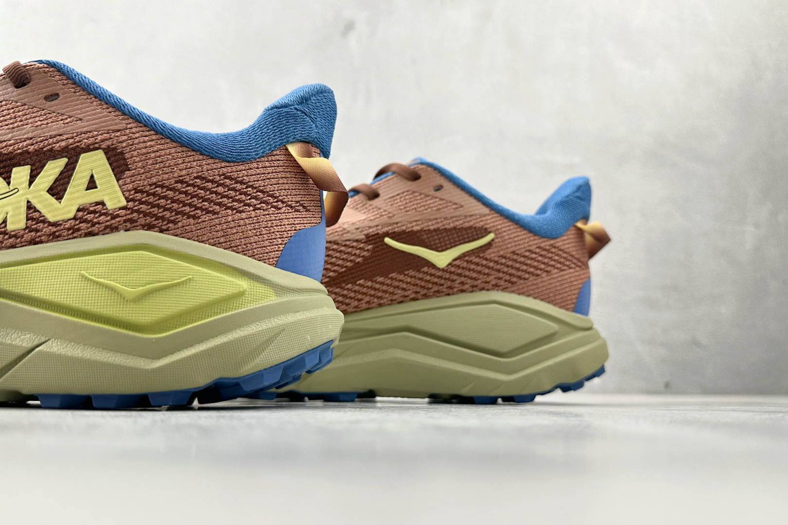 190 平台专供 HOKA ONE ONE Challenger 8 暗红色 1168716-MPLC