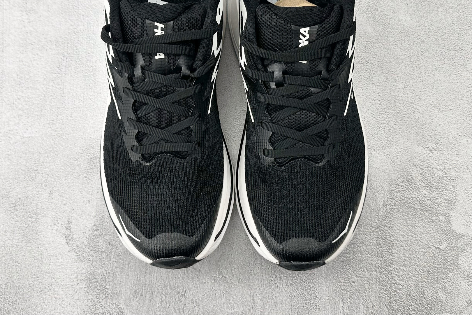 190 平台专供 HOKA ONE ONE Challenger 8 黑白 1168718-BWHT