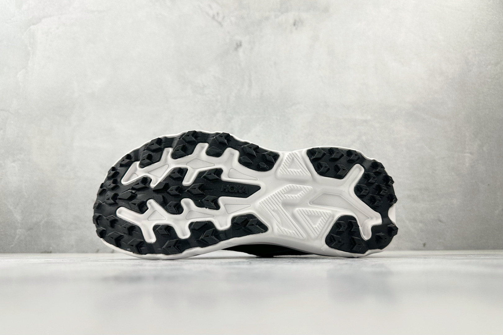 190 平台专供 HOKA ONE ONE Challenger 8 黑白 1168718-BWHT