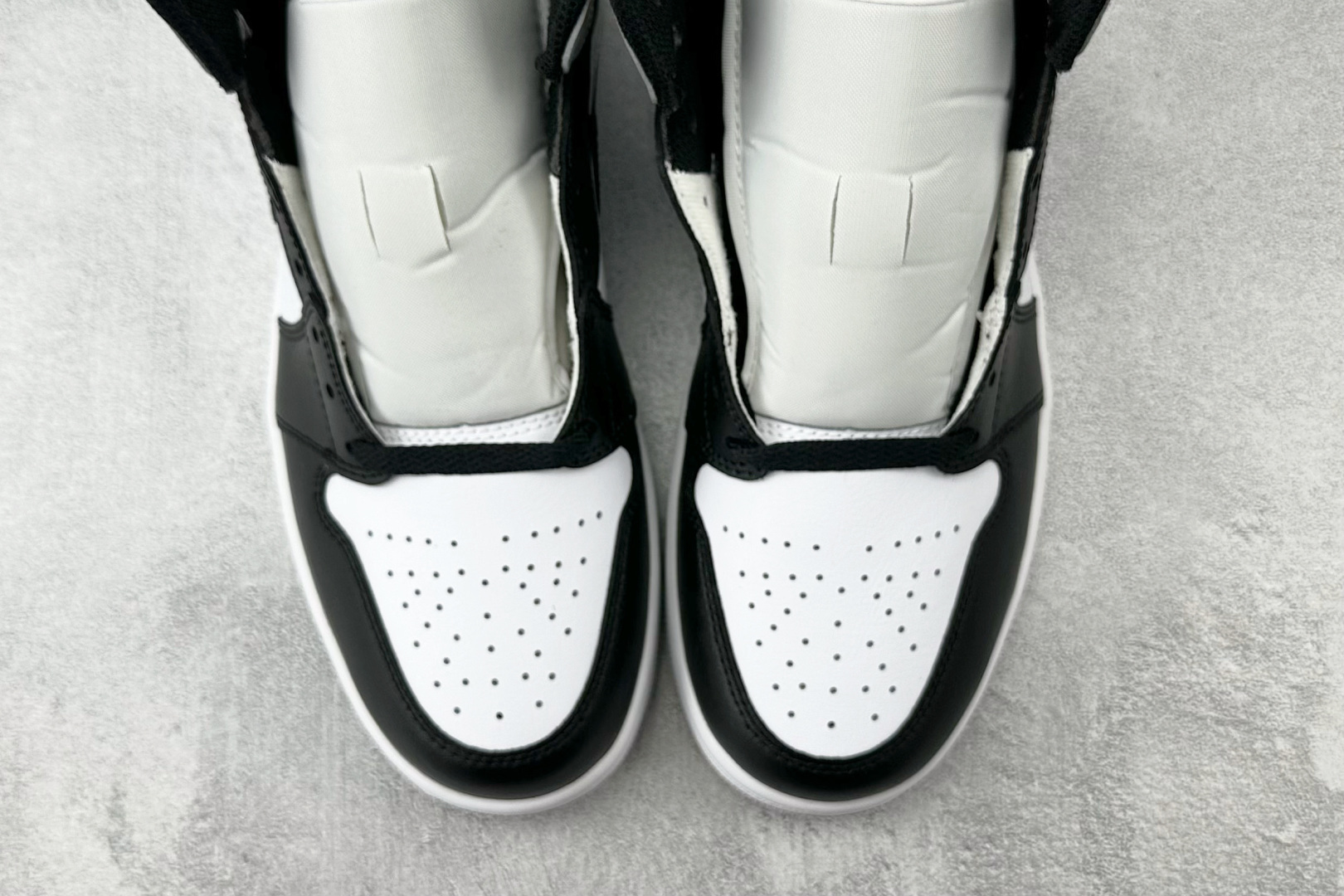 260 Jordan Air Jordan 1 黑白 DQ8426-101