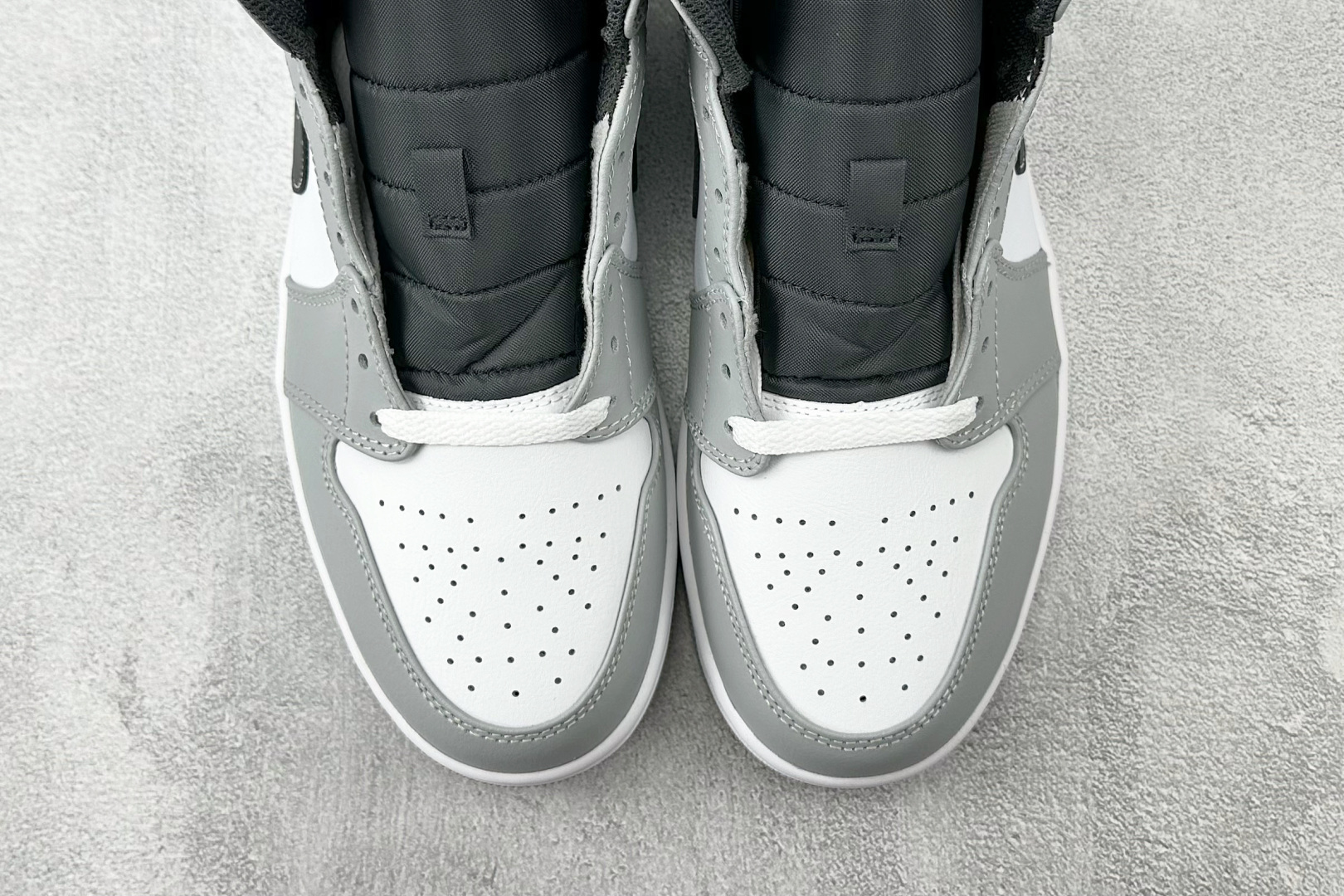 260 Jordan Air Jordan 1 黑白灰 554724-078
