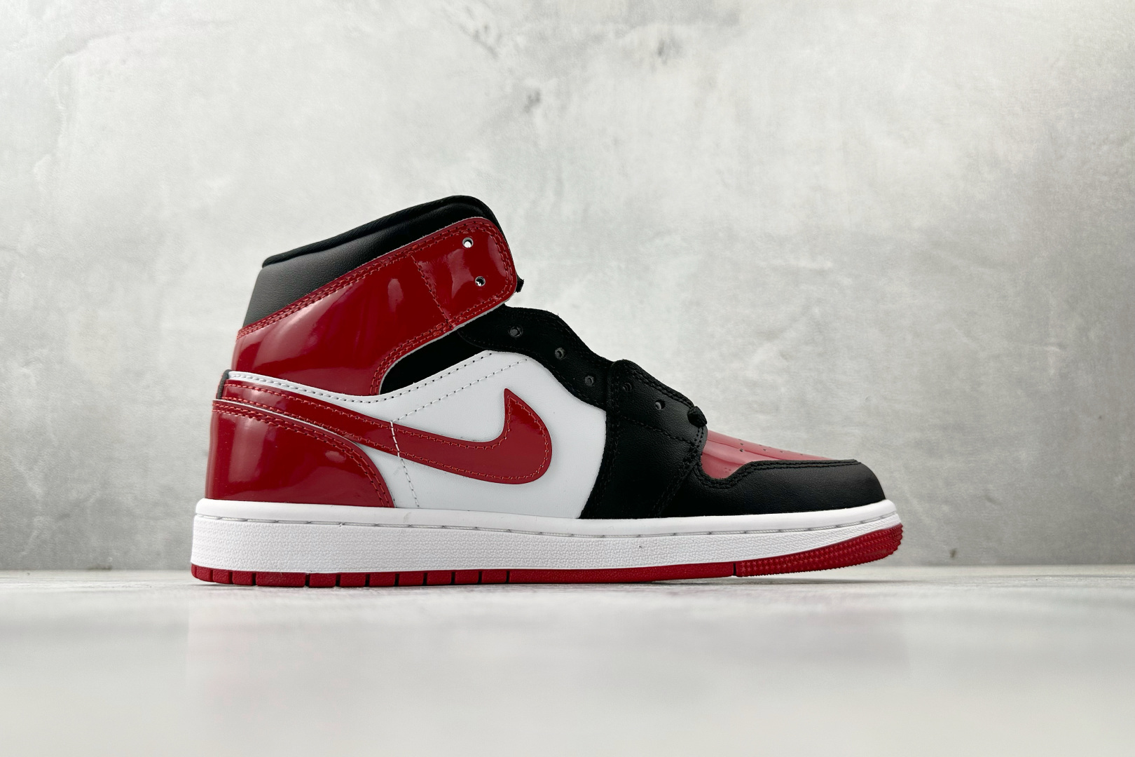 260 Jordan Air Jordan 1 黑红白 HV4091-006